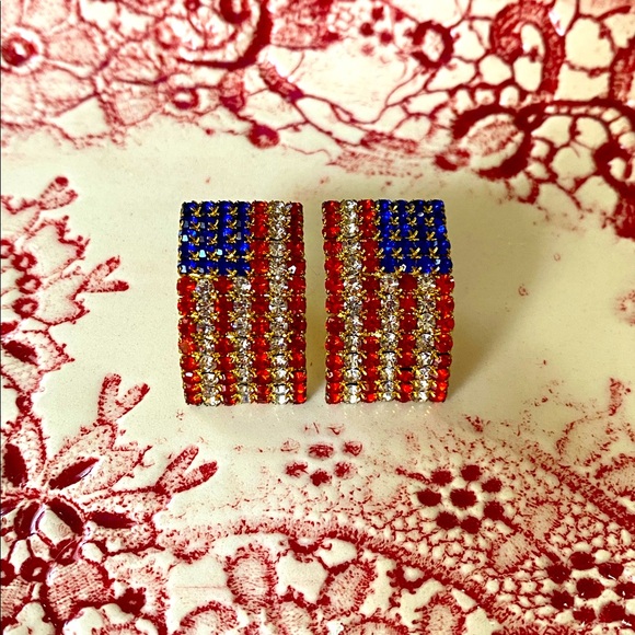 🇺🇸American Flag🇺🇸Crystal Earrings - Picture 2 of 5